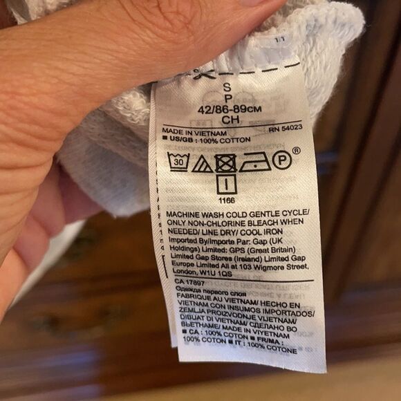 Banana Republic sweatshirt with bell sleeves - Picture 8 of 11